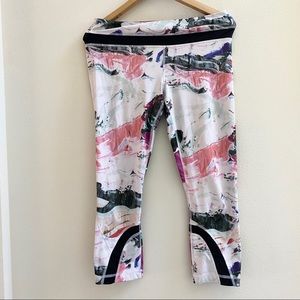 EUC LULULEMON Marble Crop Tight size 8.